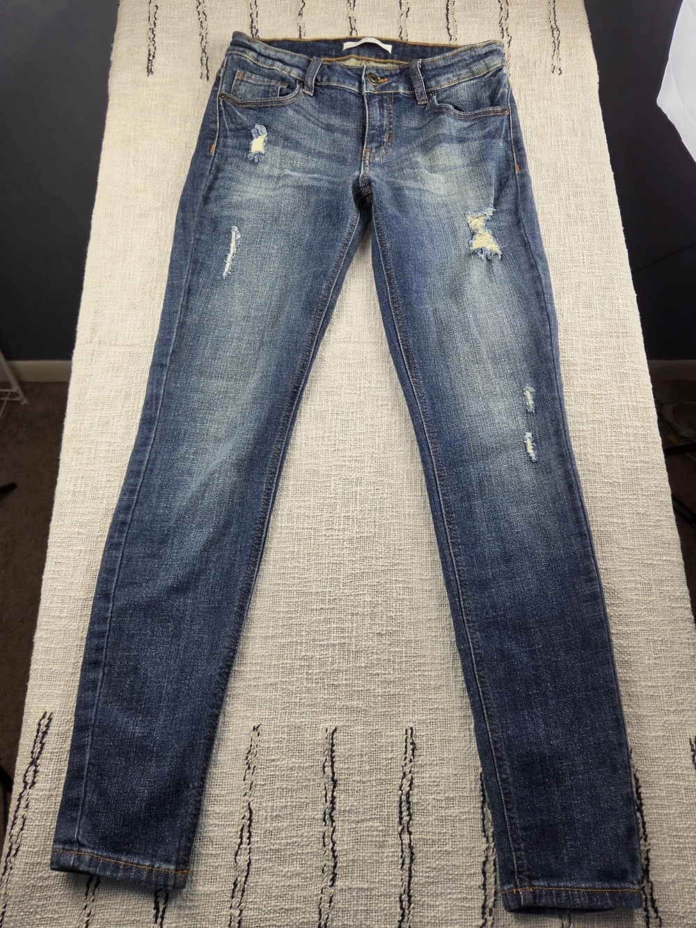 Women's Skinny Distressed Jeans — Blue Wash